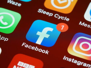 副業代理店のSNS集客術：Instagram・X・LINEで問い合わせを増やす方法