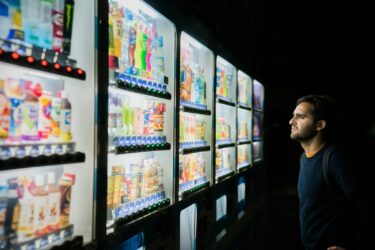 自動販売機設置代理店とは？仕組み・報酬・始め方を解説