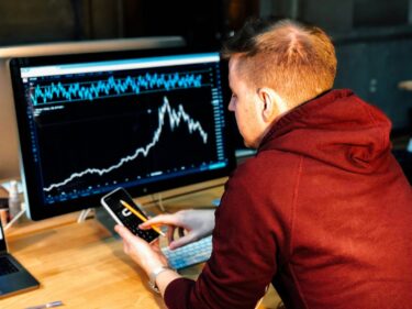 FX・暗号資産代理店とは？仕組み・報酬・始め方を解説
